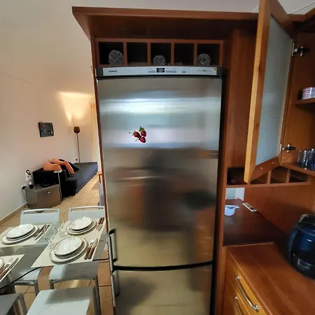 Dilion Guest Dhílesi